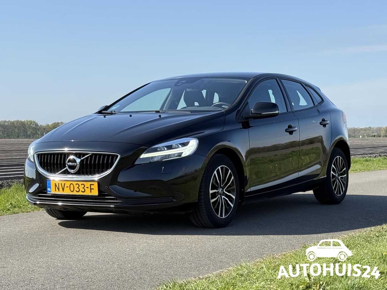 Volvo V40 - 2.0 D2 Nordic+ 2017|30.000km|NL-AUTO|EURO6 - AutoWereld.nl