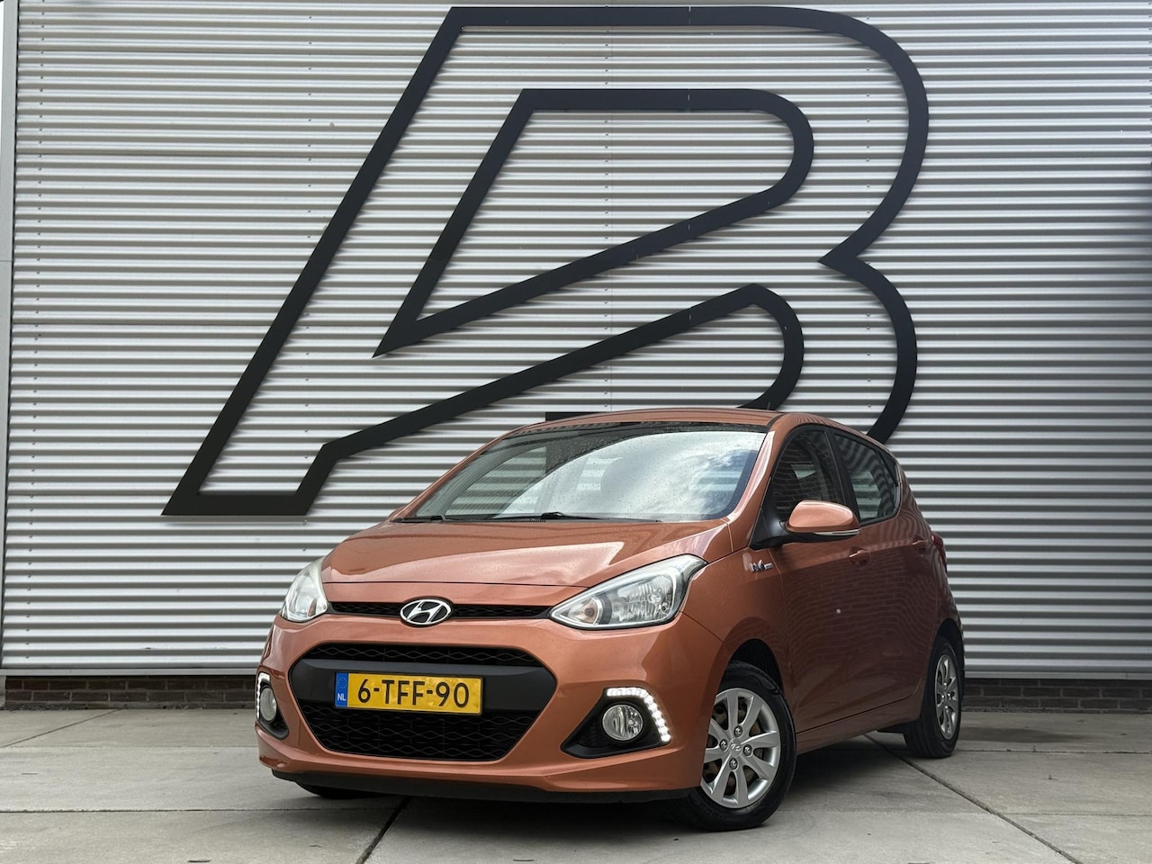 Hyundai i10 - 1.0i i-Motion Comfort Plus 2e Eigenaar|Clima|Elektr. Ramen|N.A.P|APK tot 09-2026 - AutoWereld.nl
