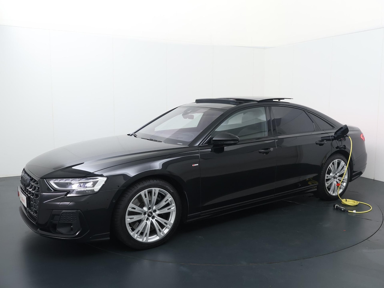 Audi A8 - 60 TFSI e quattro | 462 PK | SoH 89% | Panoramadak | Digitale Matrix LED koplampen | Nacht - AutoWereld.nl