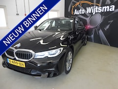 BMW 3-serie - 320e Business Edition Plus Leer | Schuifdak | LED | LMV 17"| NL auto | 1e eig