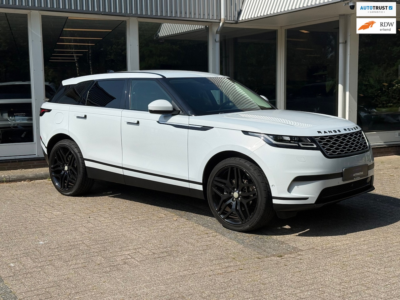 Land Rover Range Rover Velar - 2.0 D180 AWD R-Dynamic HSE MEMORY/MERIDIAN/CAMERA/DODEH.... - AutoWereld.nl