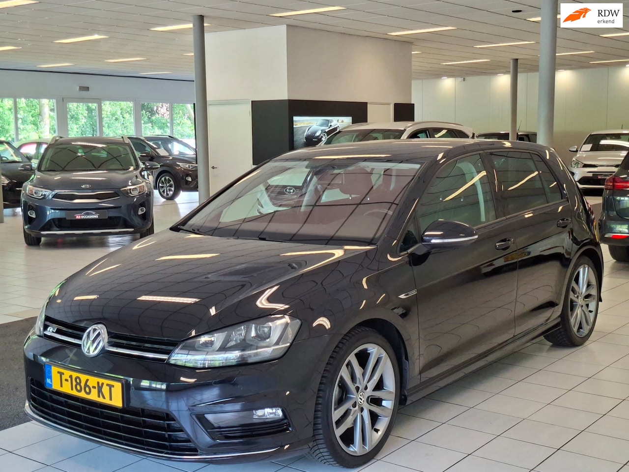 Volkswagen Golf - 1.4 TSI DSG R Line Xenon/Clima/Cruise/Bluetooth/18 inch - AutoWereld.nl