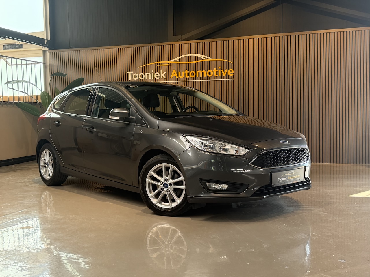 Ford Focus - 1.0 Lease Edition | airco | Navigatie Airco trekhaak lmv . - AutoWereld.nl