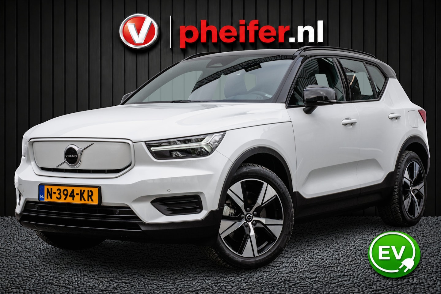 Volvo XC40 - Recharge Twin Plus 408pk SOH 89% Trekhaak/ Stuur-stoelverwarming/ Navigatie/ Carplay/ Came - AutoWereld.nl