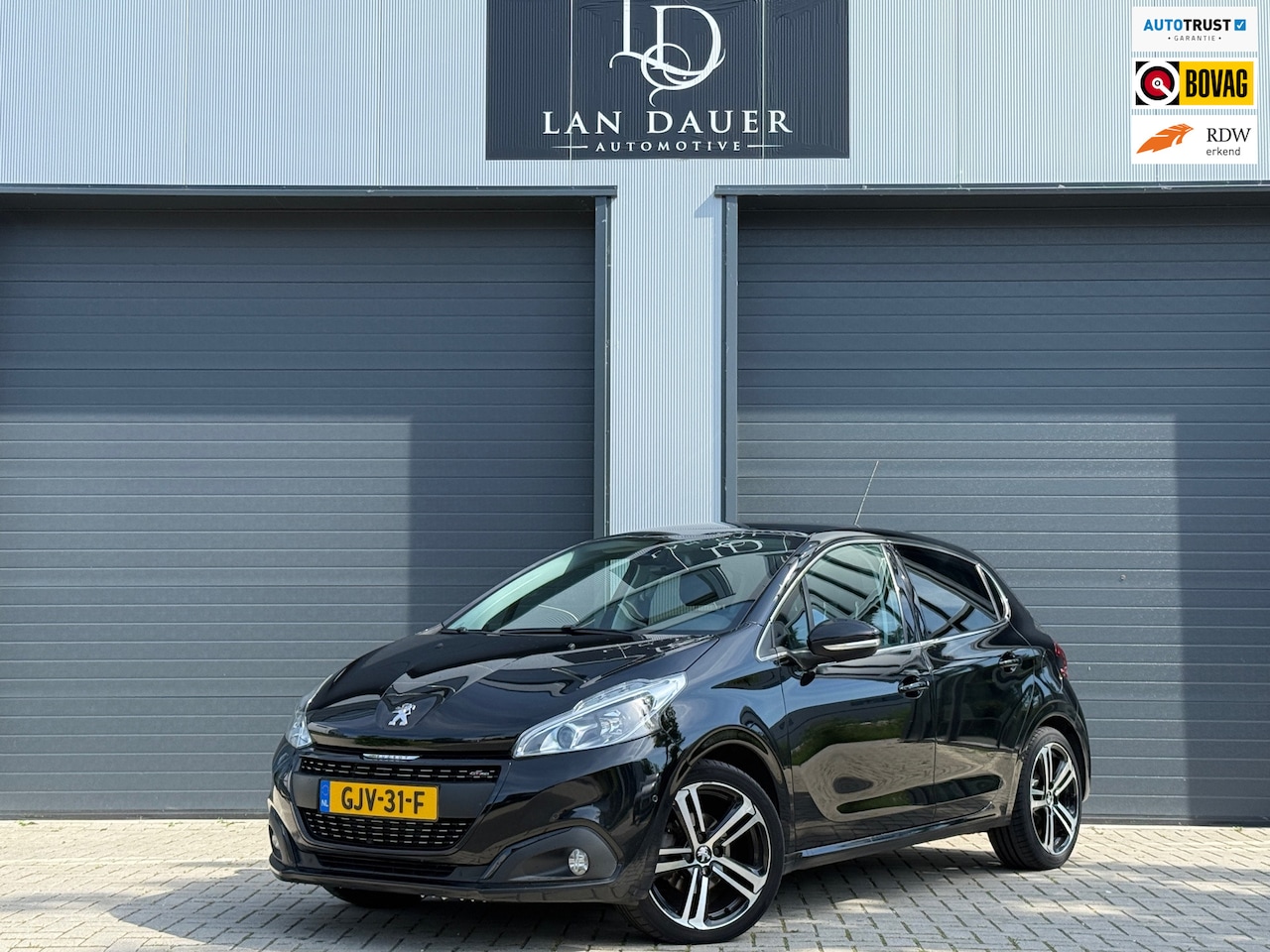 Peugeot 208 - 1.2 PureTech GT-Line / AUTOMAAT / PANORAMA / CAM - AutoWereld.nl