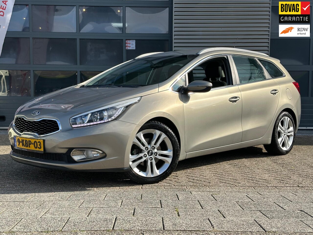 Kia Cee'd Sportswagon - 1.6 GDI Plus Pack | CRUISECR | Navi | Camera | PDC - AutoWereld.nl