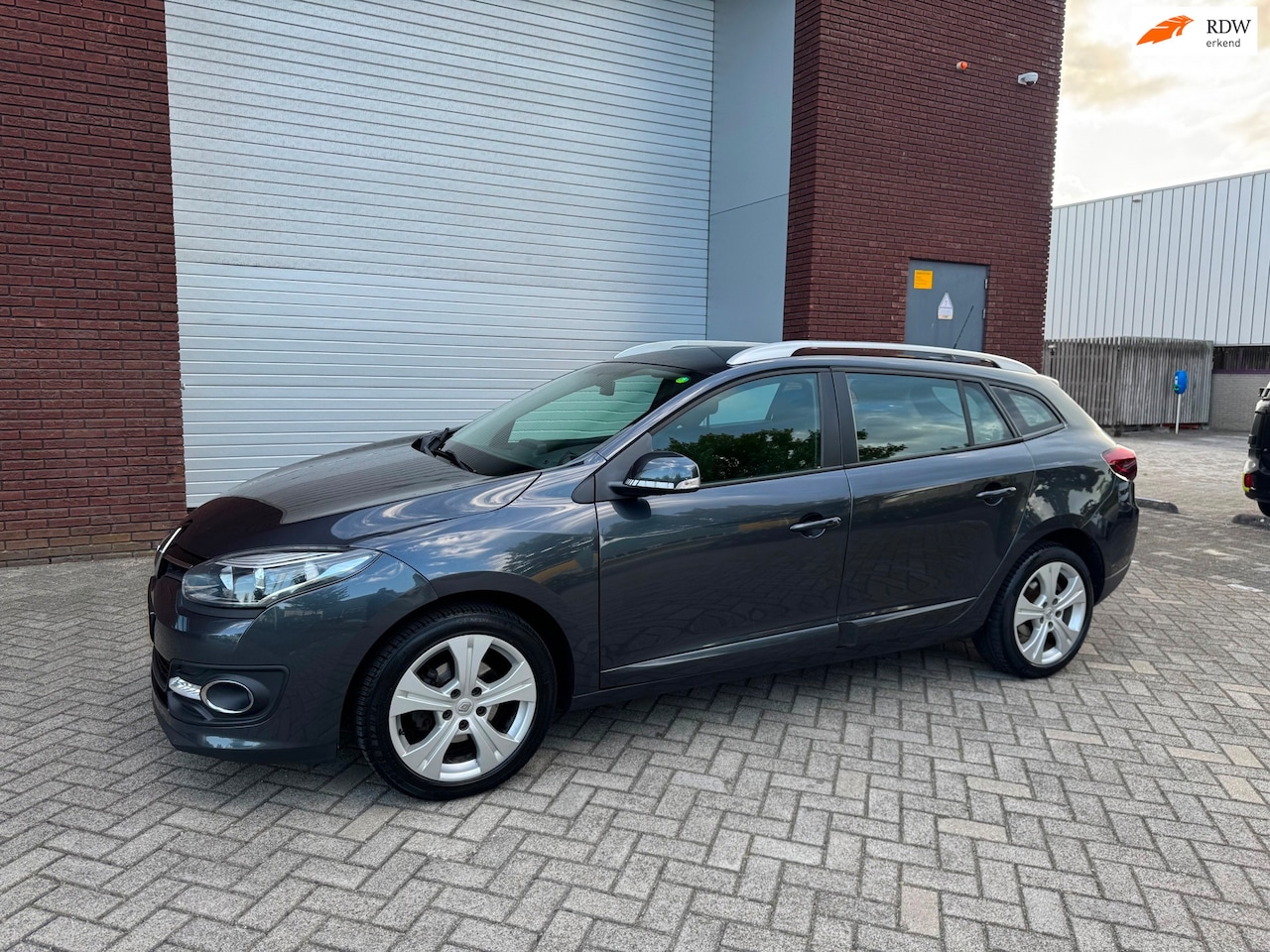 Renault Mégane Estate - 1.2 TCe Bose Airco Cruise Isofix Trekhaak - AutoWereld.nl