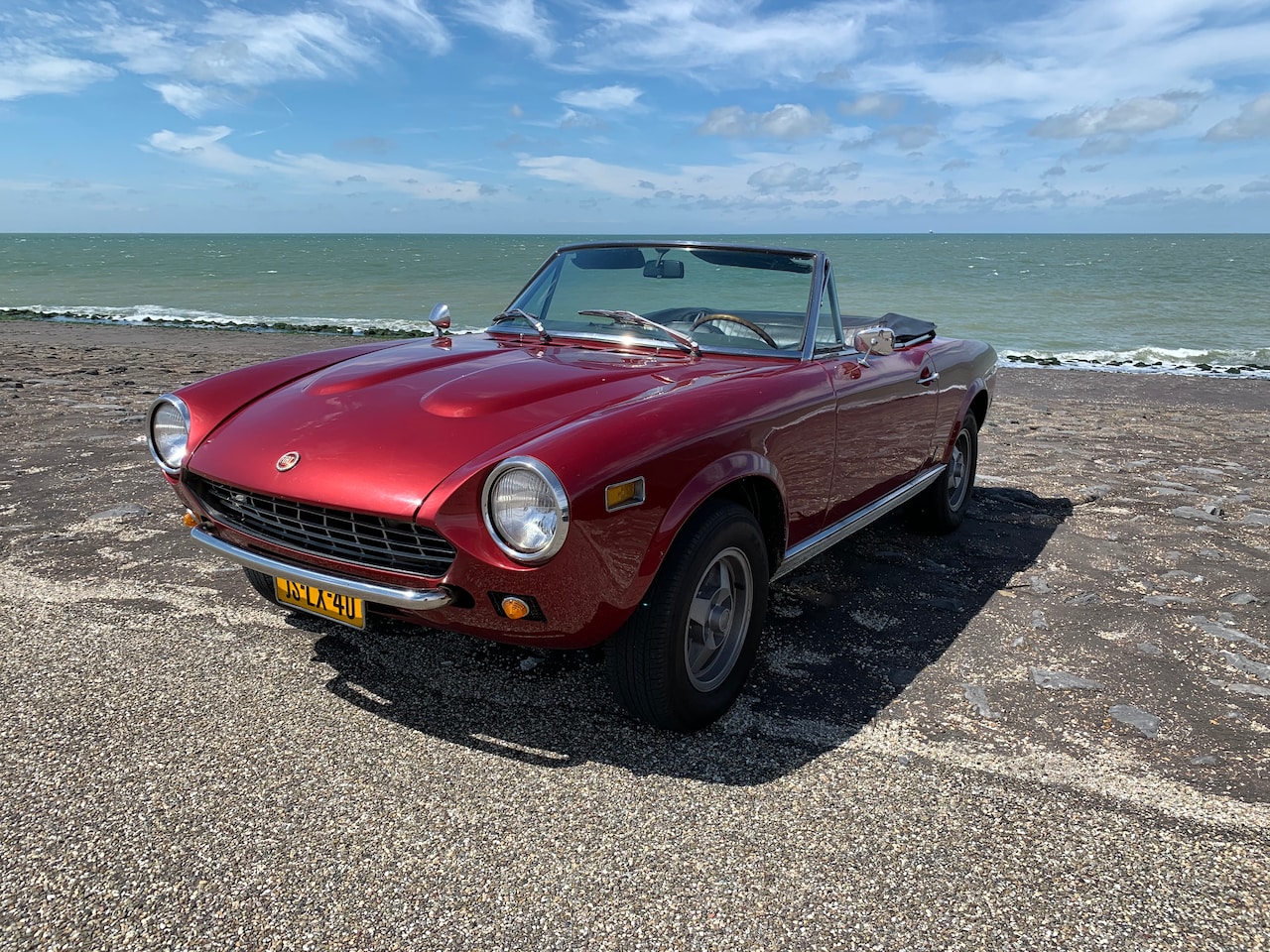 Fiat 124 - 1800 Sport Spider - AutoWereld.nl