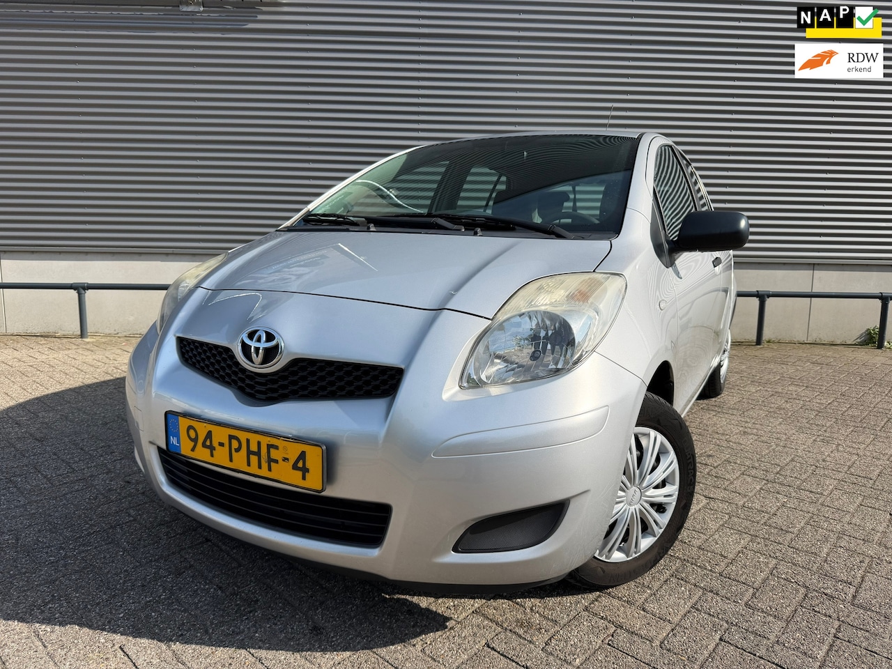 Toyota Yaris - 1.0 VVTi Acces 1.0 VVTi Acces - AutoWereld.nl
