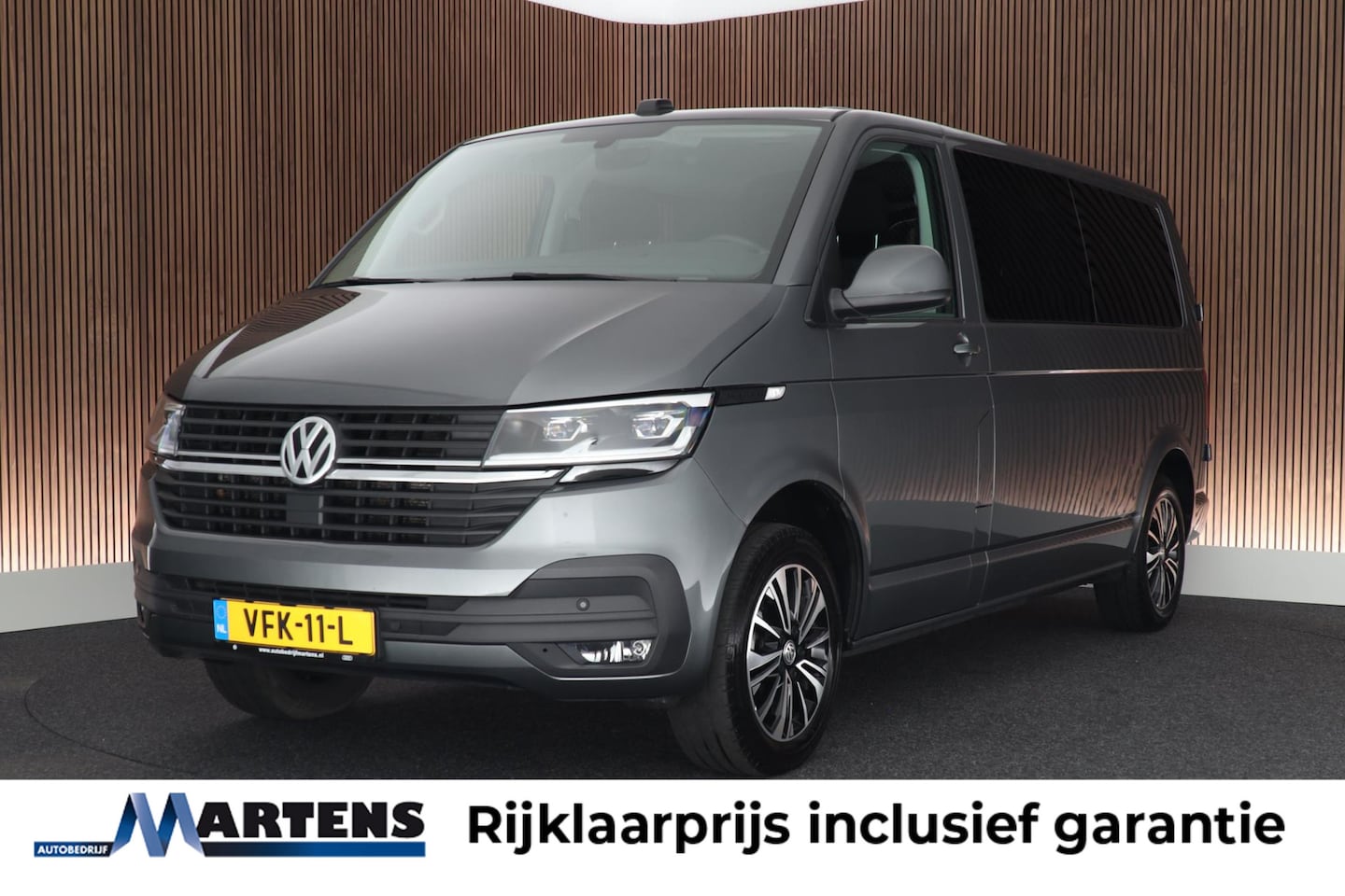 Volkswagen Transporter - 2.0 TDI 150pk DSG L2H1 DC Highline Trekhaak Camera Led Navigatie - AutoWereld.nl