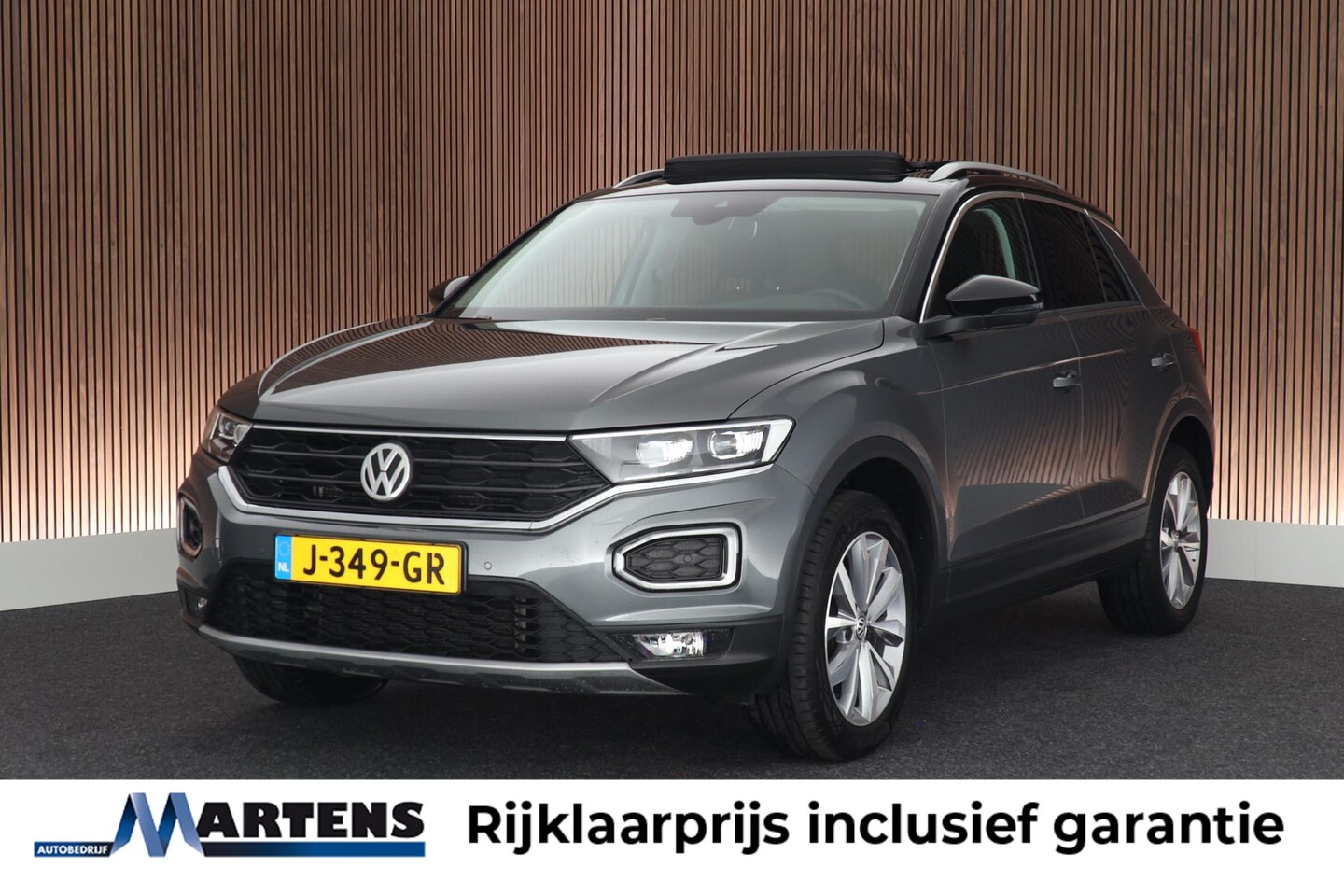 Volkswagen T-Roc - 1.5 TSI 150pk DSG Style Trekhaak Camera Stoelverwarming Led Panoramadak Navigatie - AutoWereld.nl