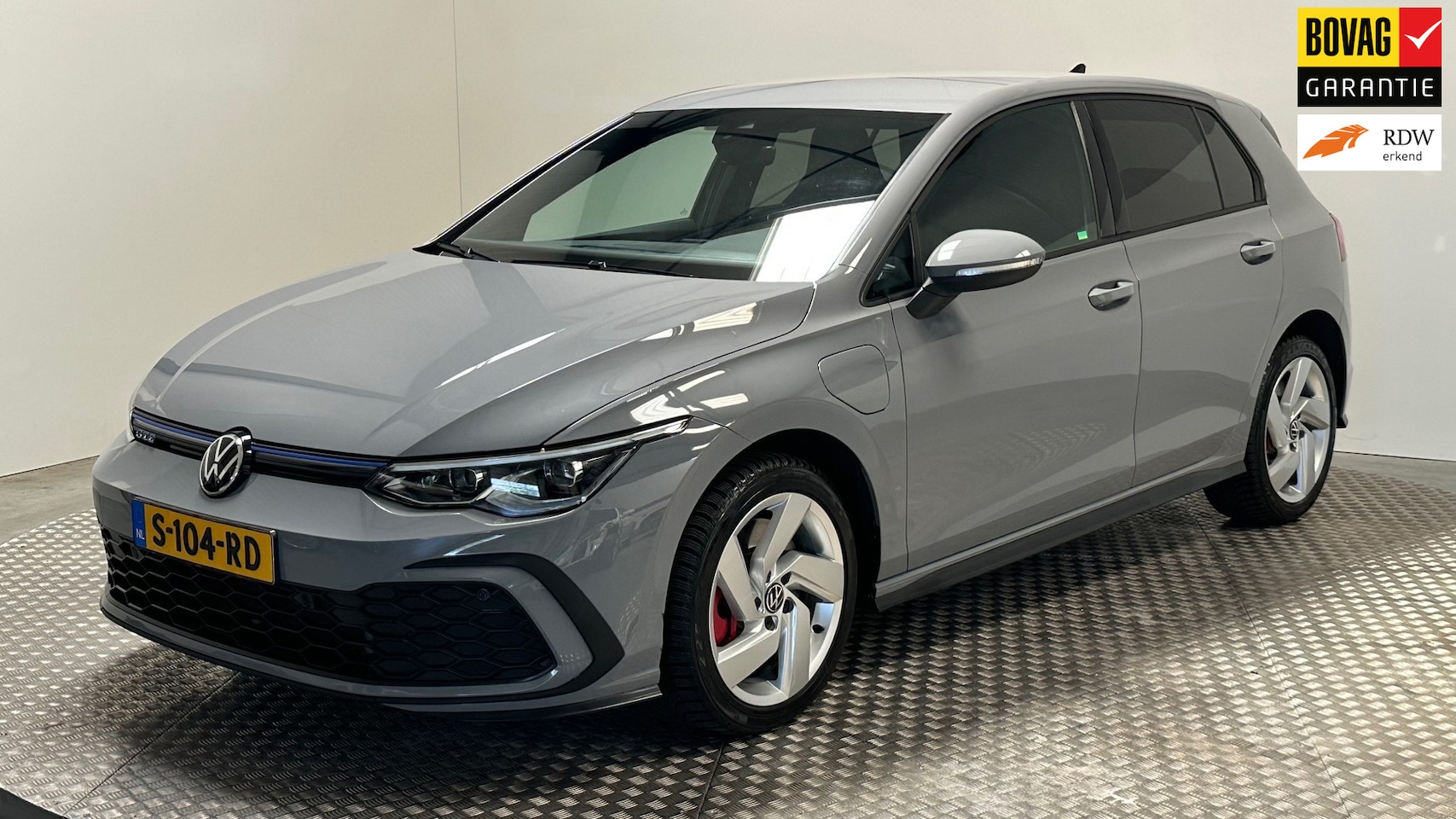 Volkswagen Golf - 1.4 eHybrid GTE benzine navigatie cruisecontrole led carplay stoelverwarming - AutoWereld.nl