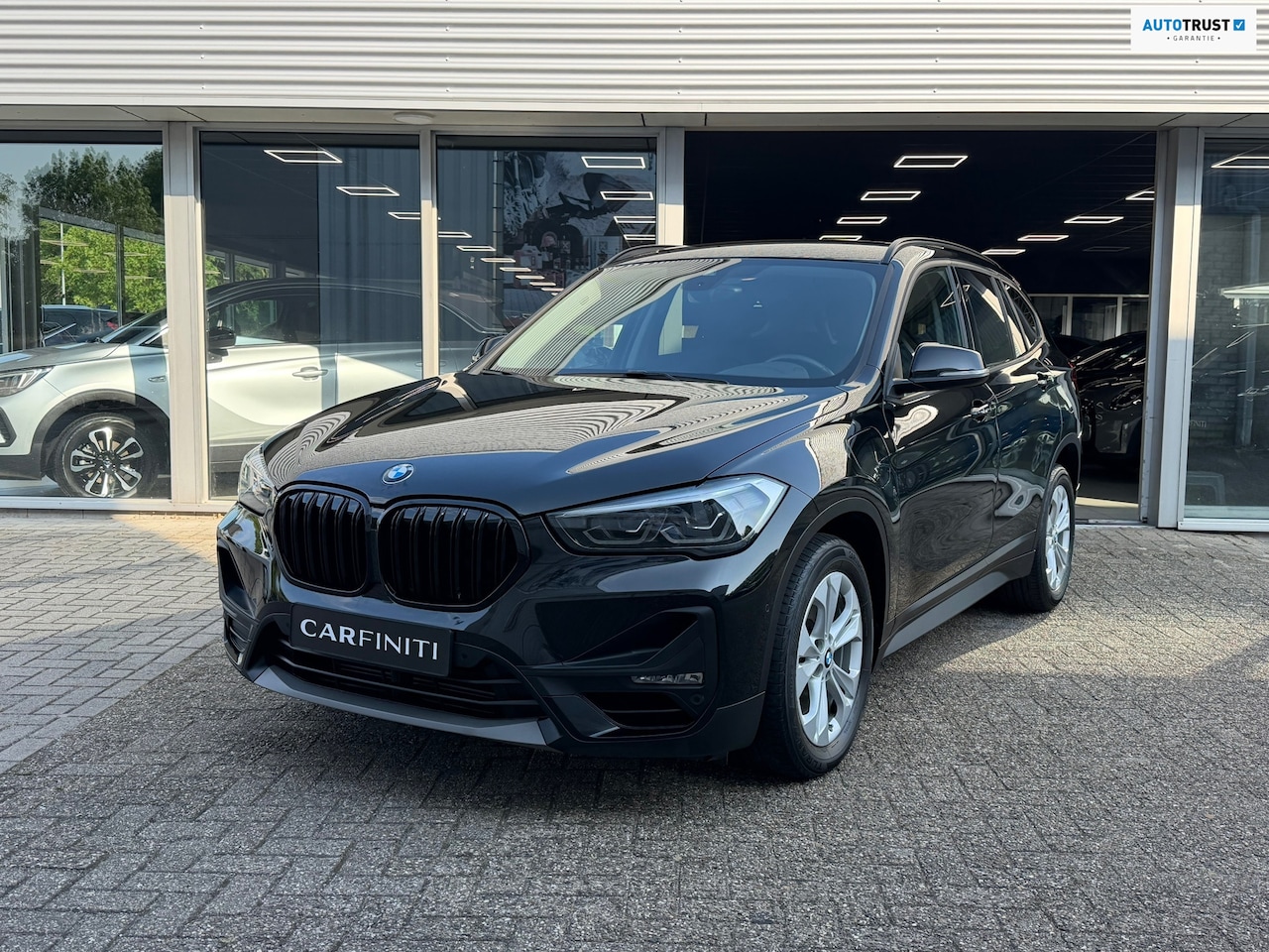 BMW X1 - XDrive25e Edition 221 Pk | Voll Leder | Navigatie | Clima | Cruise | Trekhaak | 17". - AutoWereld.nl