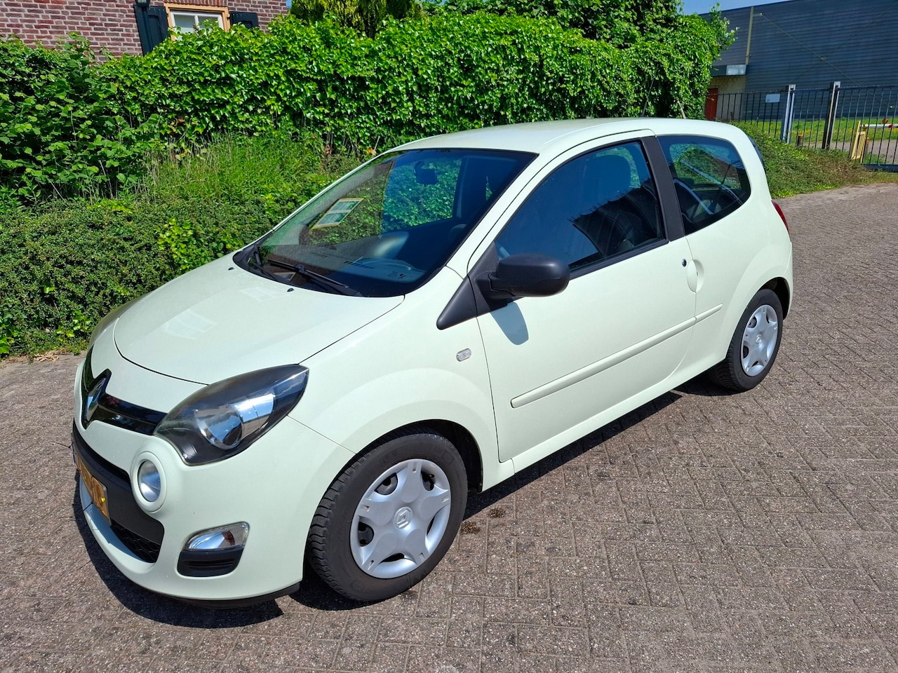 Renault Twingo - 1.2 16V Parisienne 1.2 16V Parisienne - AutoWereld.nl