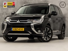 Mitsubishi Outlander - 2.0 PHEV Deluxe 204Pk Automaat (SCHUIFDAK, NAVIGATIE, LEDER, 360 CAMERA, GETINT GLAS, STUU