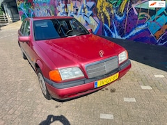 Mercedes-Benz C-klasse - 180 Esprit 1e eigenaar roest vrij unieke Rijd als nieuw onderhoud historie aanwezig zijn s