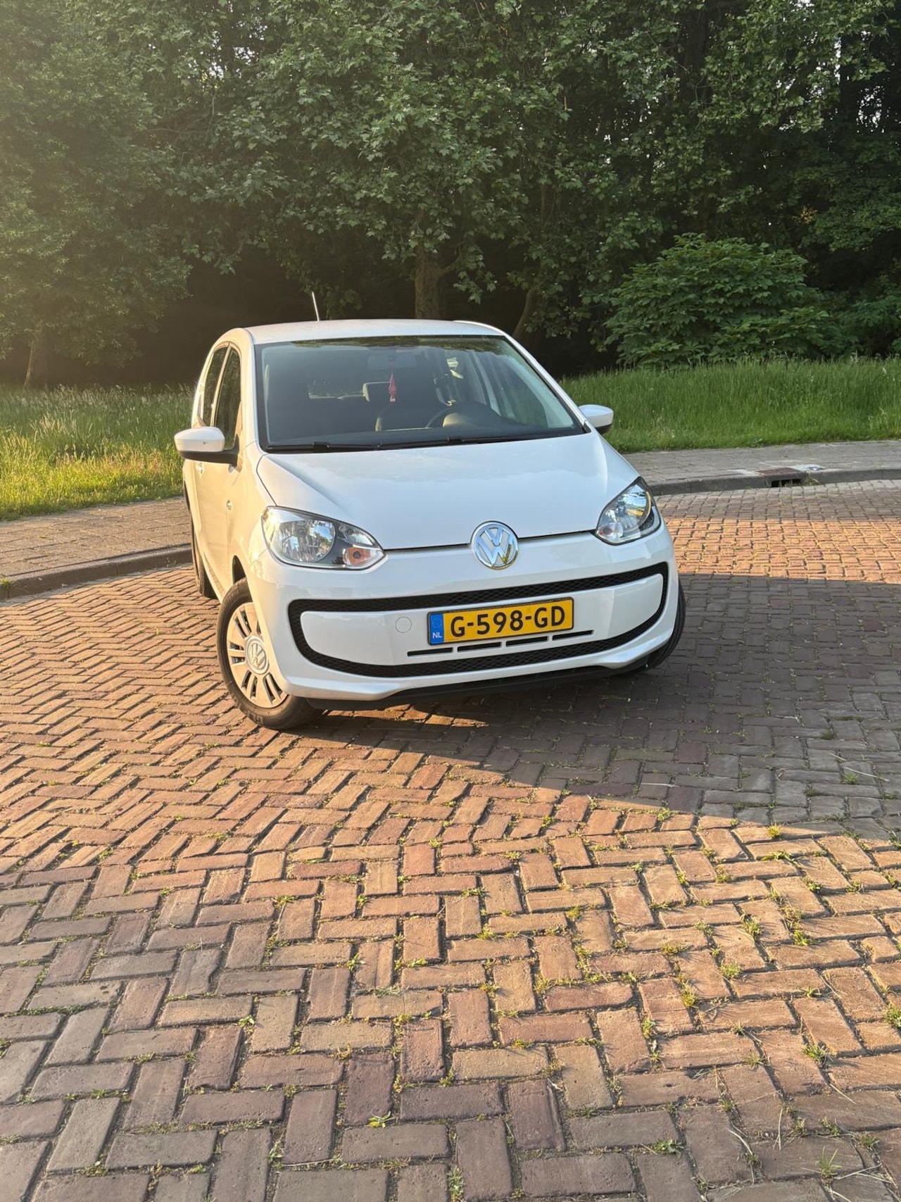 Volkswagen Up! - 1.0 move up! BlueMotion - AutoWereld.nl