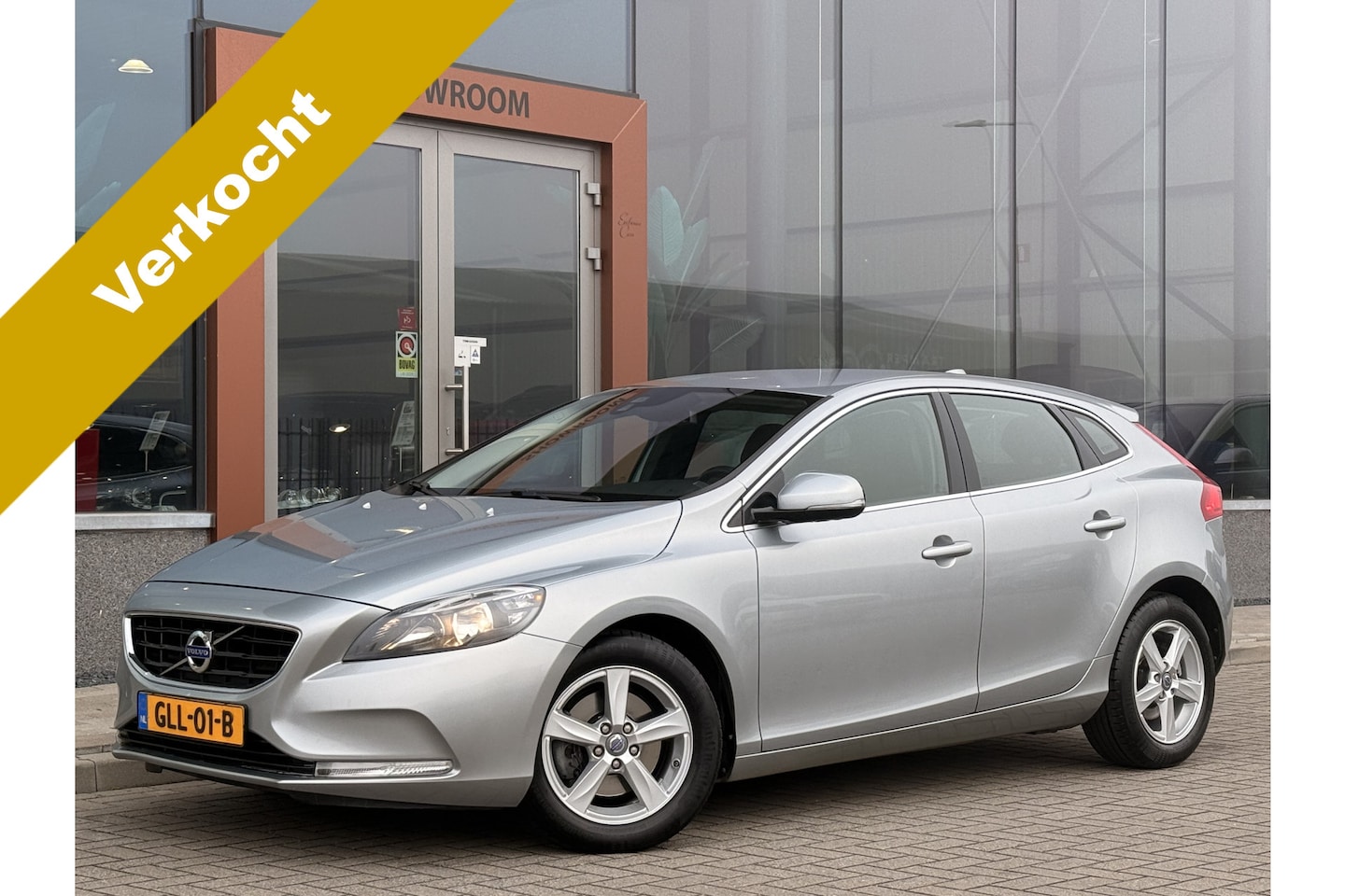 Volvo V40 - 1.6 T2 | Cruise | Navi | Achteruitrijcamera - AutoWereld.nl