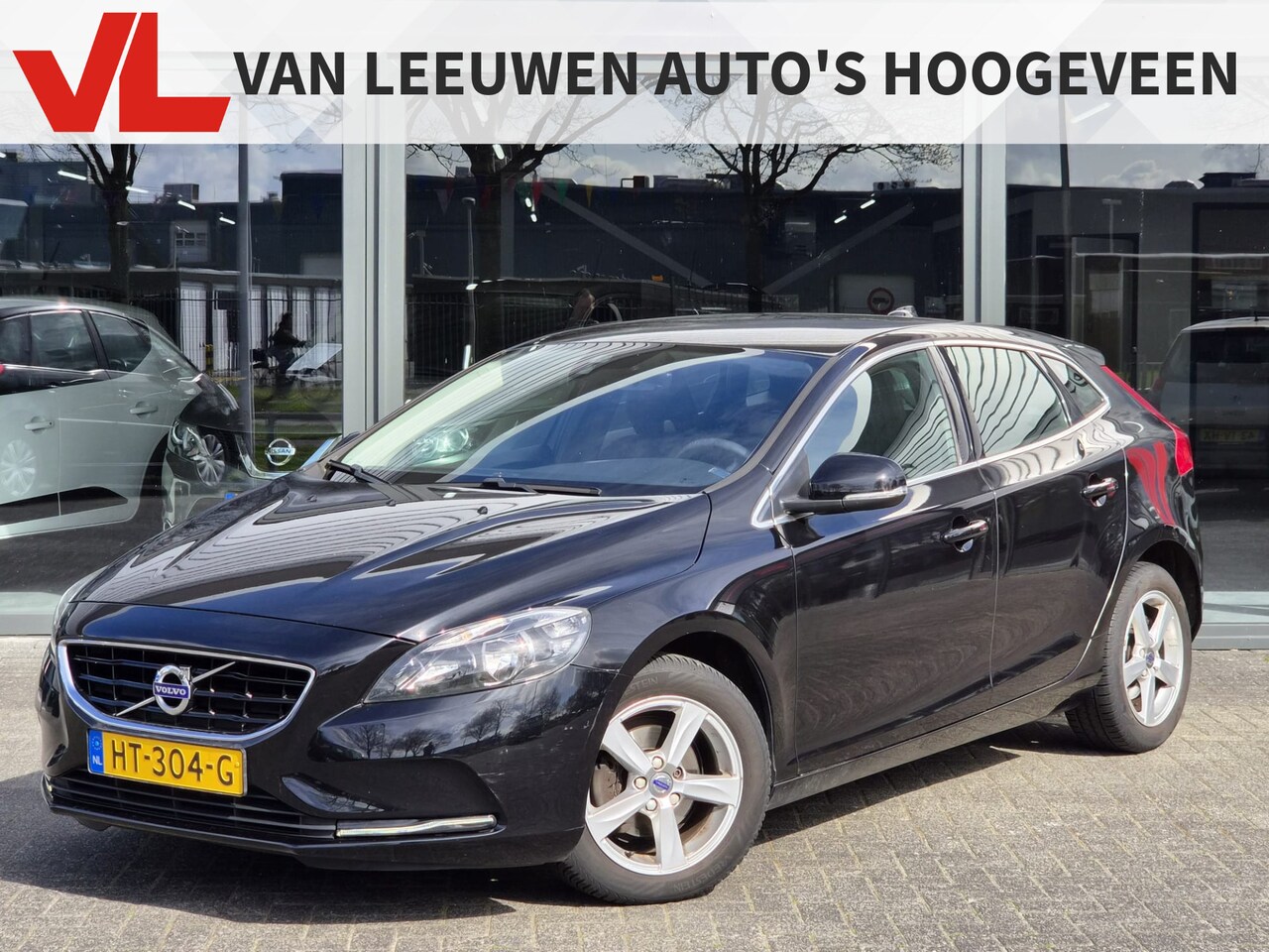 Volvo V40 - 2.0 D2 Momentum Business | Navi | Trekhaak | - AutoWereld.nl