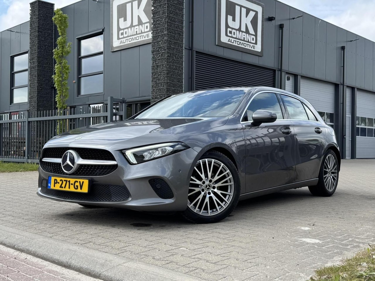 Mercedes-Benz A-klasse - 180 Premium Plus|Ambient Lights|CarPlay|Widescreen - AutoWereld.nl