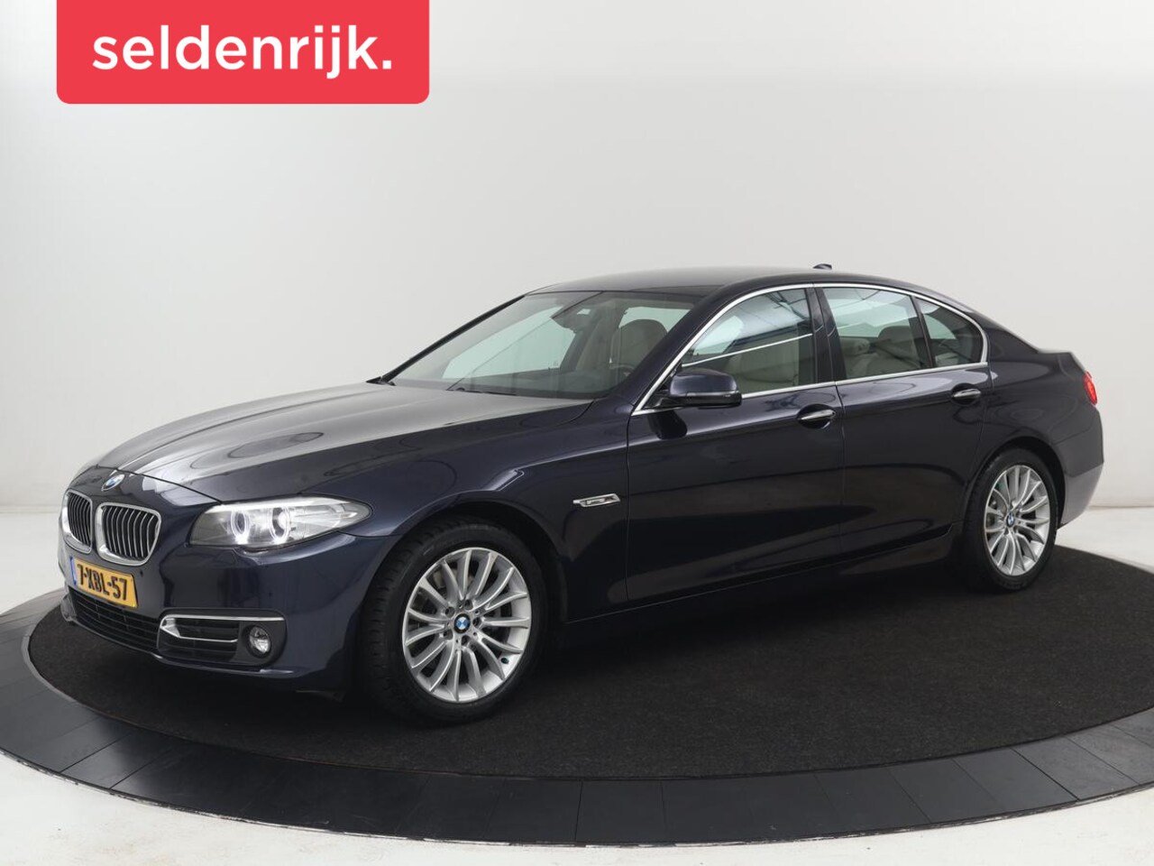 BMW 5-serie - 520i Luxury Edition | Origineel NL | Comfortstoelen | Leder | Trekhaak | Stoelverwarming | - AutoWereld.nl