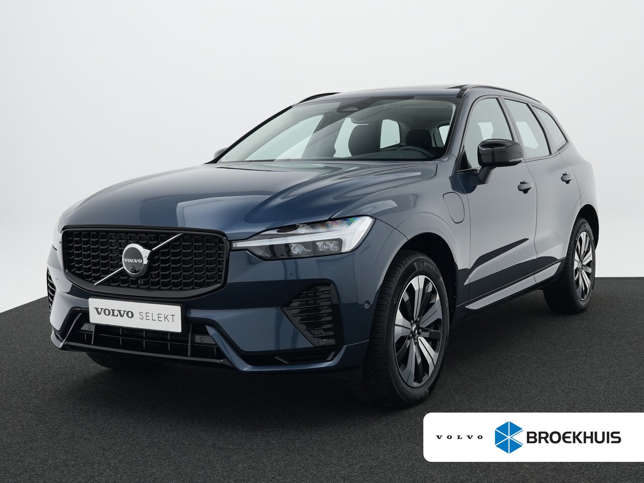 Volvo XC60 - T6 AWD Plus Dark | 360° Camera | Pano | BLIS | Trekhaak | Adaptive Cruise | Leder - AutoWereld.nl