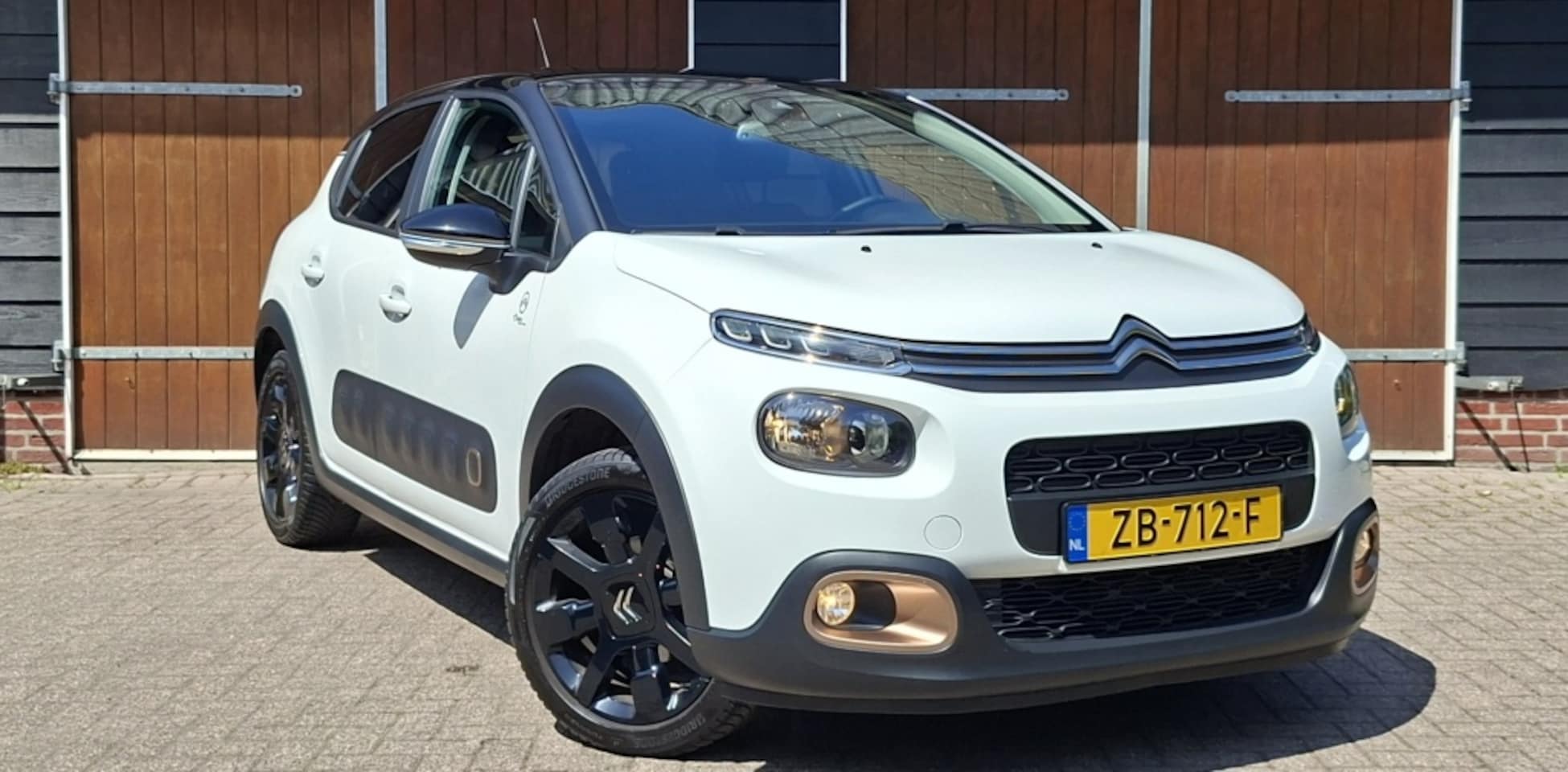 Citroën C3 Origin - 1.2 S&S Origins | Nette auto | Carplay | Trekhaak | Distributier - AutoWereld.nl