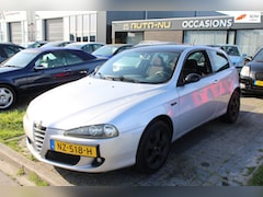 Alfa Romeo 147 - 1.6 T.Spark Veloce Progression APK mei 2027 Dealer onderhouden Climate 17" LMV APK