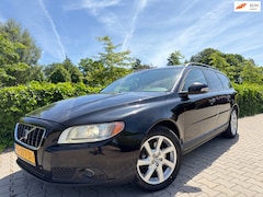 Volvo V70 - 2.4D Ocean Race , 6 Bak , Clima / Cruise / Schuikdak / Navi / Isofix / Pdc / 17" Lm Velgen