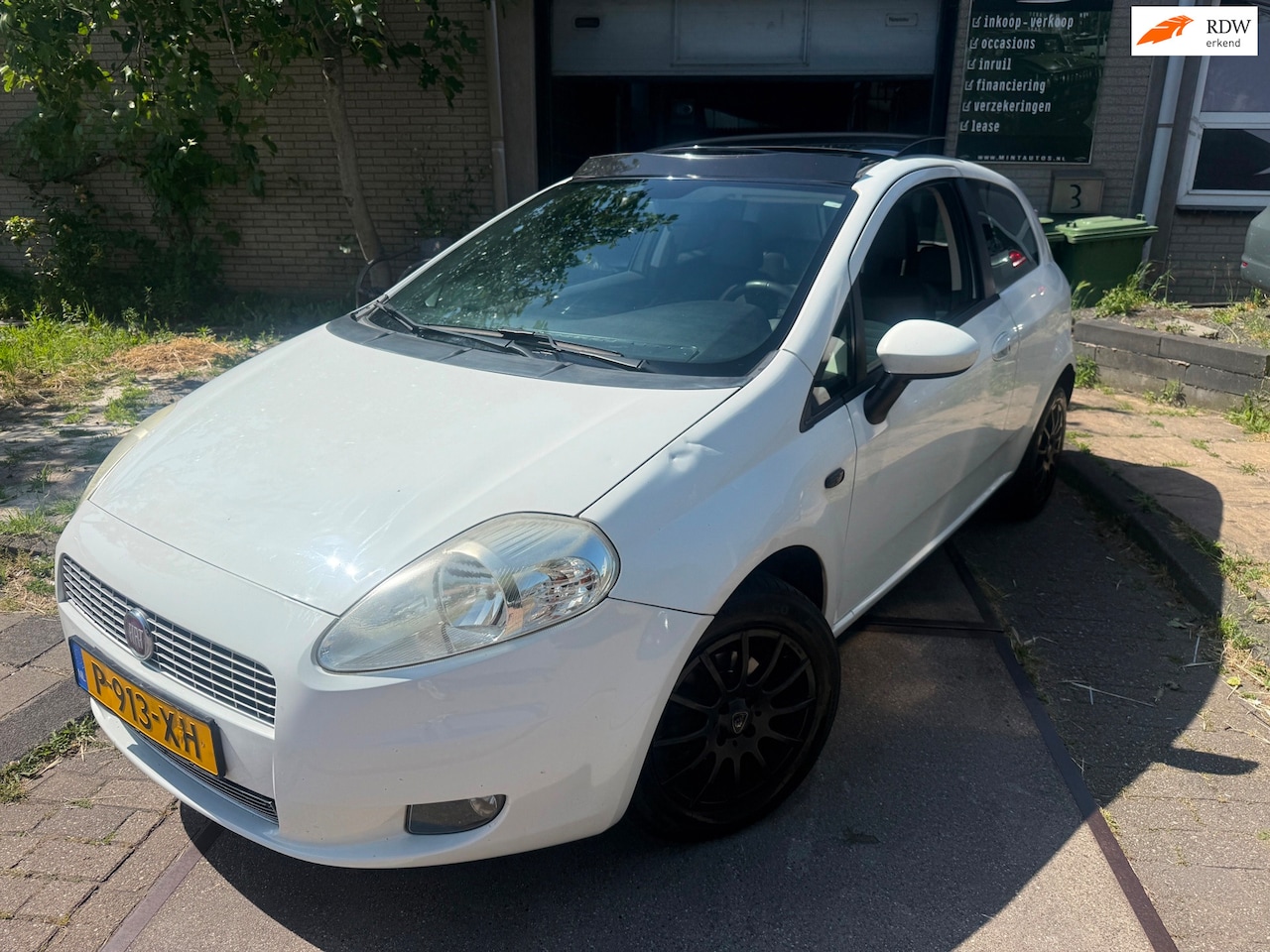 Fiat Grande Punto - 1.4 Active Apk/Airco/2.Sleutel/Boekjes - AutoWereld.nl