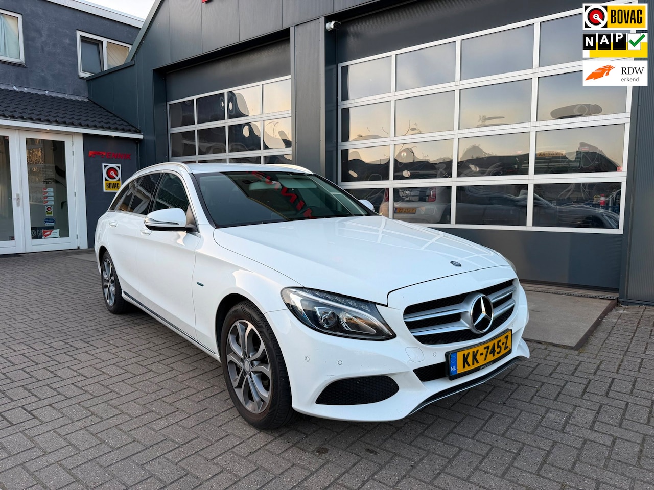Mercedes-Benz C-klasse Estate - 350 e Lease Edition / Luchtvering / Led / Dealer onderhoud - AutoWereld.nl