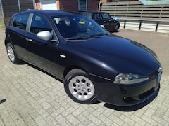 Alfa Romeo 147 - 1.6 TS Distinctive