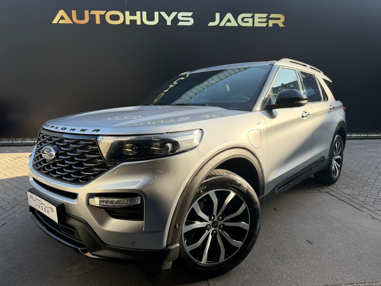 Ford Explorer - 3.0 V6 EcoBoost PHEV ST-Line 7p. Pano Leer Carplay Memory 360 Massage - AutoWereld.nl