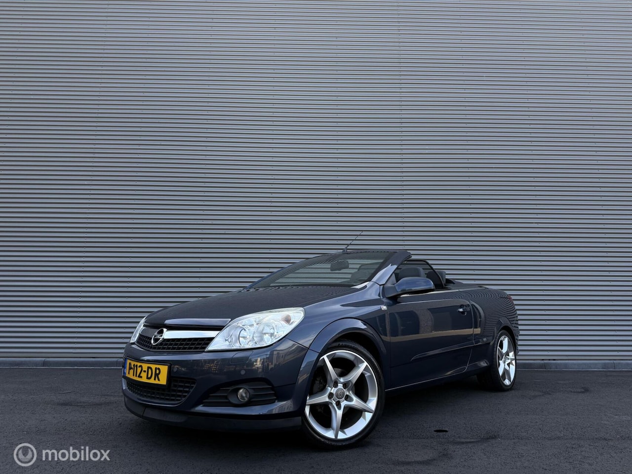 Opel Astra TwinTop - 1.8 Cosmo | Leder | Keyless | Clima | Cruise | Vol opties! - AutoWereld.nl