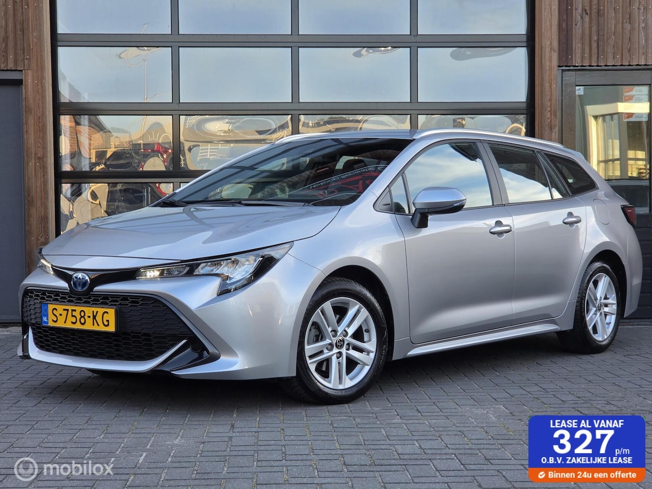 Toyota Corolla Touring Sports - HYBRID ACC CARPLAY CAMERA - AutoWereld.nl