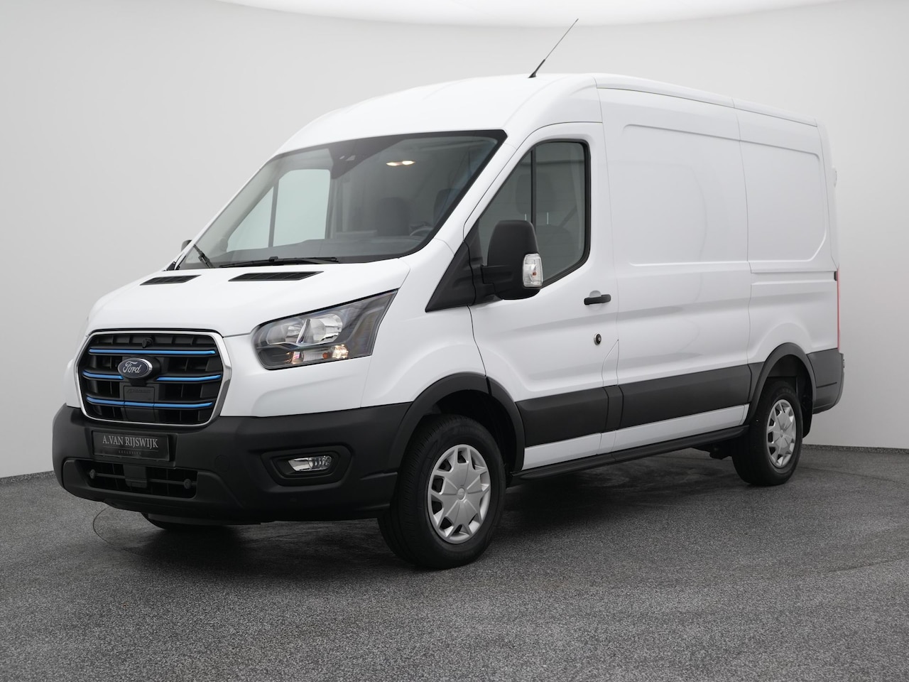 Ford E-Transit - 350 L2H2 Trend 68 kWh | CAMERA | CARPLAY | STOELVERWARMING - AutoWereld.nl