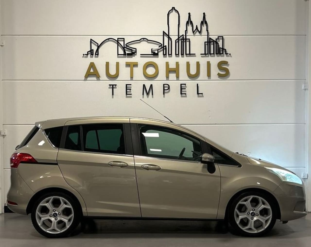 Ford B-Max - 1.0 EcoBoost Titanium Nap Airco Led Stoelverw Parkeersensoren Leder/Stof Trekhaak Cruise S - AutoWereld.nl