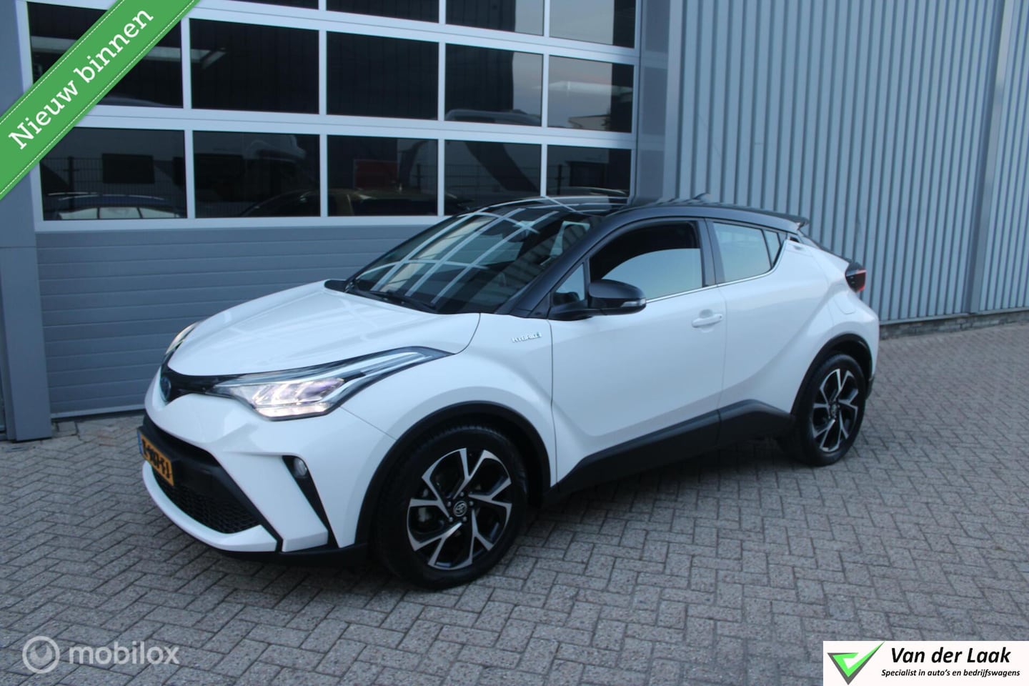 Toyota C-HR - 1.8 Hybrid Dynamic | NL Auto Boekjes | Trekhaak | Parkeersensoren voor en achter | - AutoWereld.nl