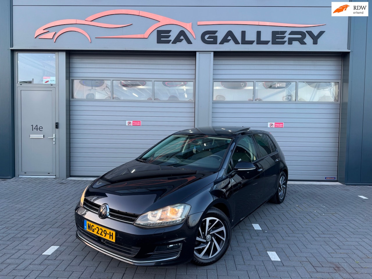 Volkswagen Golf - 1.4 TSI Highline DSG PANO Automaat APK ACC PDC - AutoWereld.nl