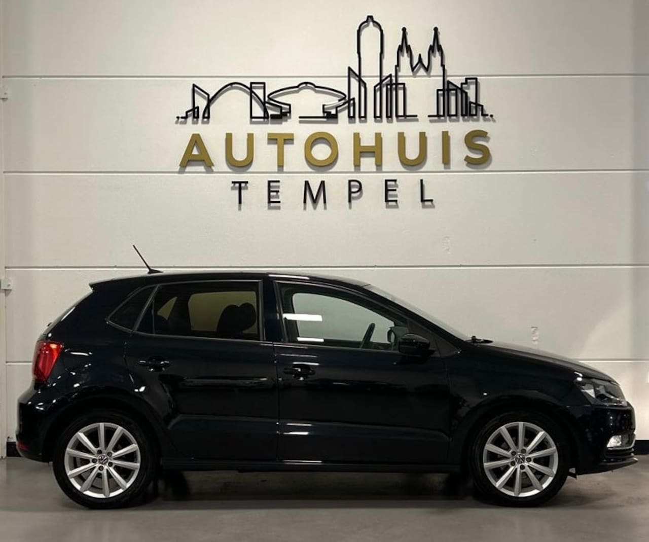 Volkswagen Polo - 1.2 TSI Comfortline Nap Airco Navi Cruise Nwe Riem Parkeersensoren Isofix Nwe Apk - AutoWereld.nl