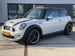 MINI Cooper S - 1.6 10 Years II/ LEES BESCHRIJVING