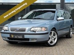 Volvo V70 - 2.4 Europa Exclusive Automaat Volledig Onderhouden 2e Eigenaar KM Aantoonbaar