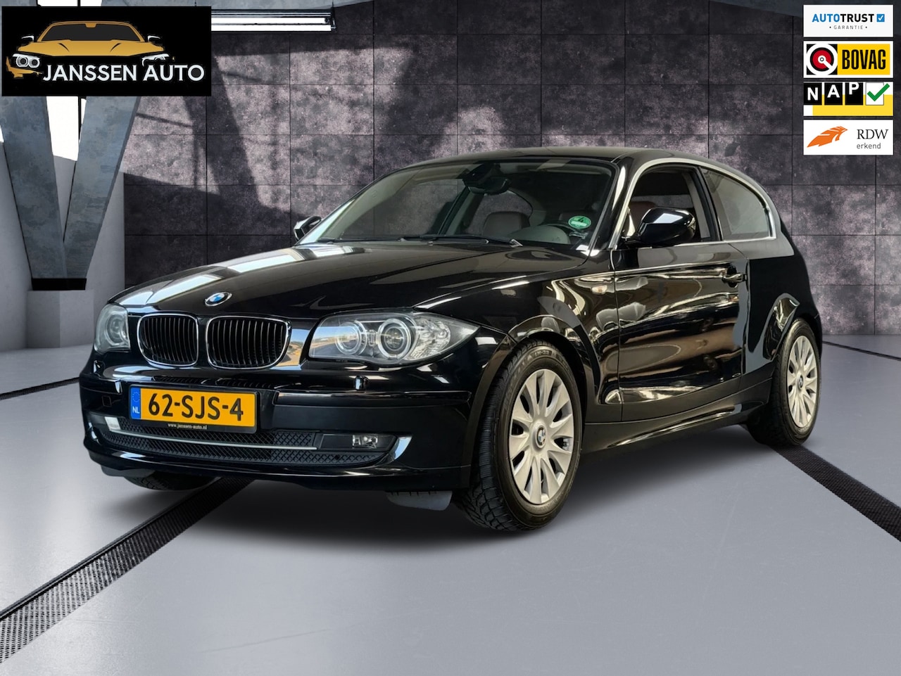 BMW 1-serie - 118i EffDyn. Ed. Business Line Ultimate Edition / Leder / Cruise / Climate / Sportstoelen - AutoWereld.nl