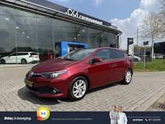 Toyota Auris - 1.2T Dynamic | Navi | Camera | Trekhaak | Panodak