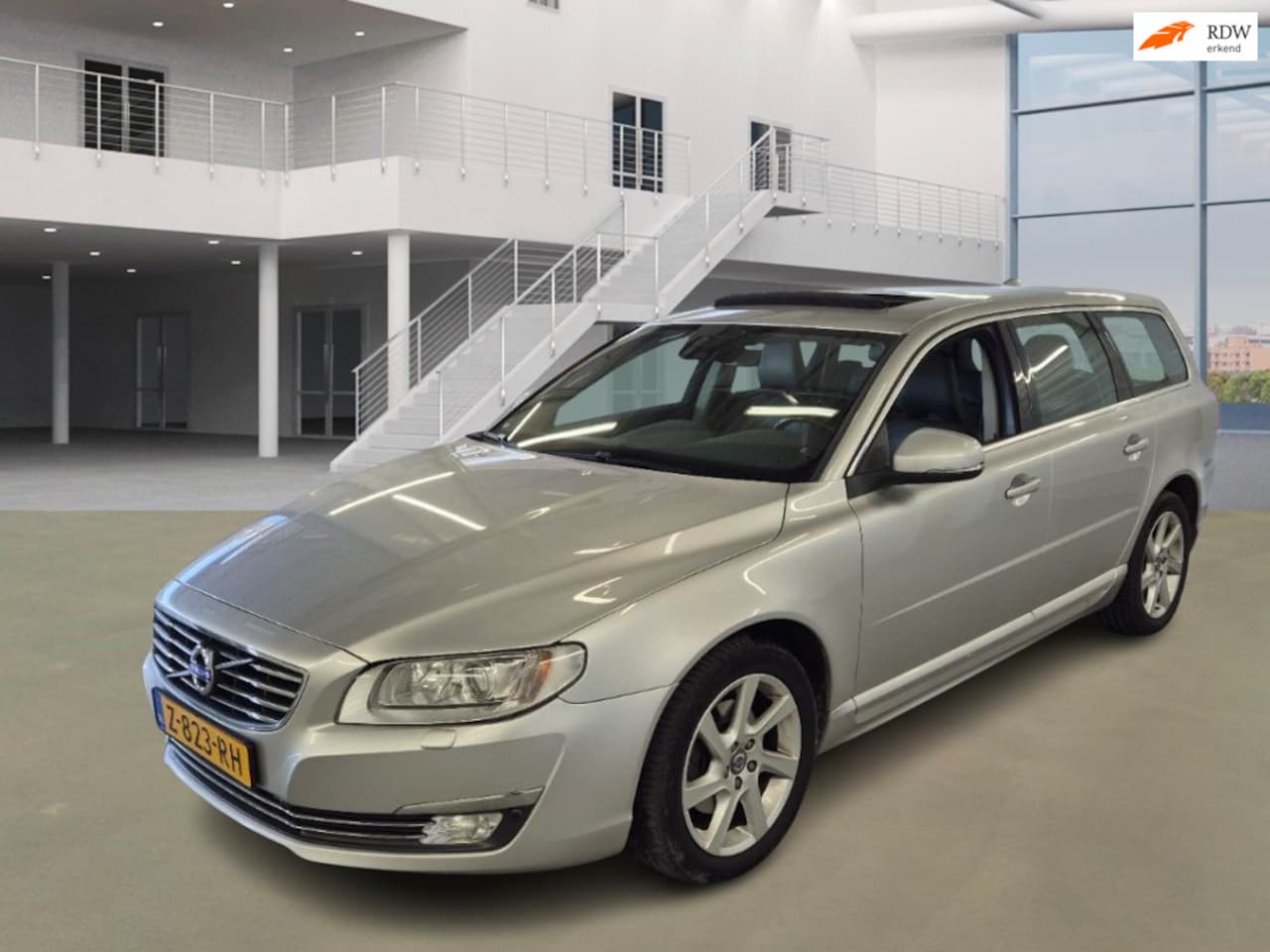 Volvo V70 - 2.0 D4 Summum|AUT|SCHUIFDAK|MEMORIE|XENON|NAVI|LEDER - AutoWereld.nl