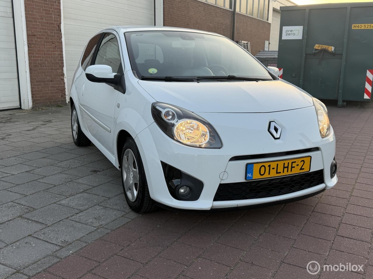 Renault Twingo - 1.2-16V Dynamique apk 15-02-2027 - AutoWereld.nl