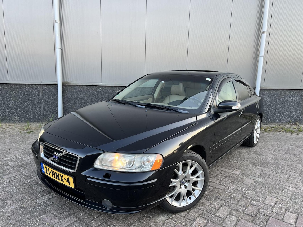 Volvo S60 - 2.4 Drivers Edition Panoramadak Leder Climate NAP - AutoWereld.nl