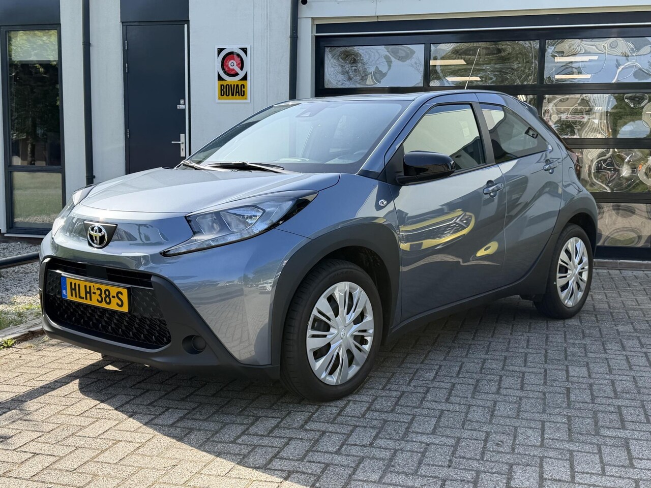 Toyota Aygo X - 1.0 VVT-i MT Play Camera, Carplay, Cruise - AutoWereld.nl