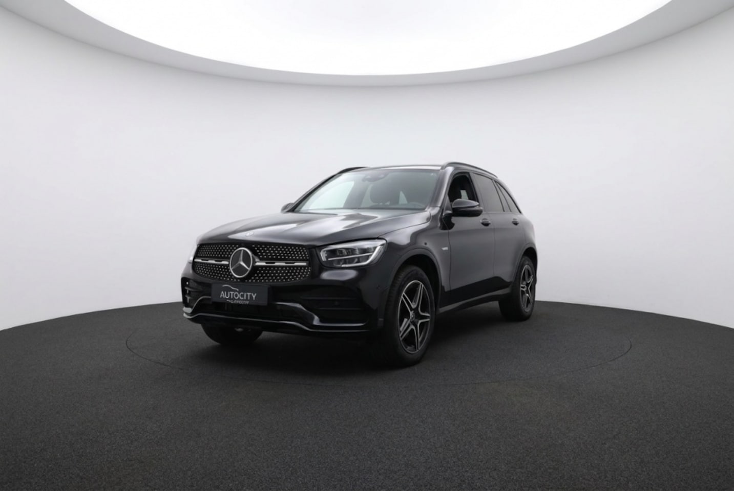 Mercedes-Benz GLC-klasse - GLC 300 e 4Matic AMG l Pano l Leder l Burmester l HUD - AutoWereld.nl