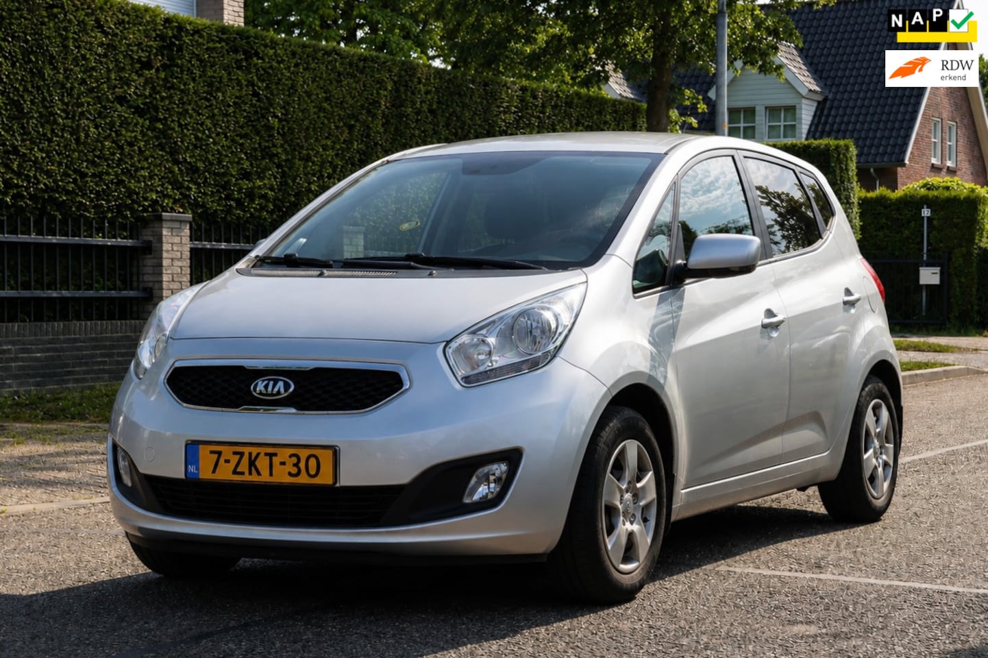 Kia Venga - 1.4 CVVT Vibe | PANO | NAVI | CLIMA | CRUISE | MOOIE GOED ONDERHOUDEN AUTO | - AutoWereld.nl